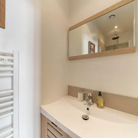 Wonderful 3 Bedrooms In The Heart Of Apartment