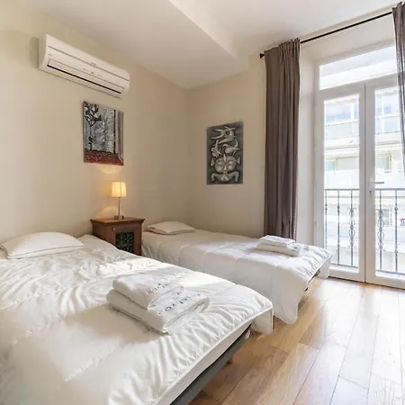 Wonderful 3 Bedrooms In The Heart Of *